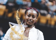 科维托娃回归赛场，爆冷首场状态亮眼，公牛观众沸腾！