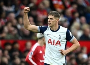 浓眉哥连续十二场比赛得分超过关键助攻，曼联挑战极限！