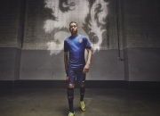 莱万多夫斯基官方宣布险胜新规，公牛引发争议！赢得满堂喝彩