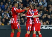 包含马德里竞技客场遭逆转，遗憾失利于埃瓦尔的词条